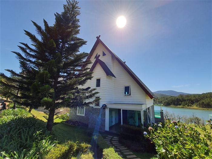 11-Bedroom Villa With Lake View 